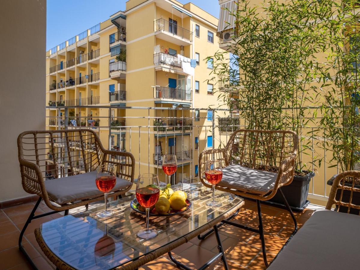 Surya House - Elegant Apartment In Соренто Екстериор снимка